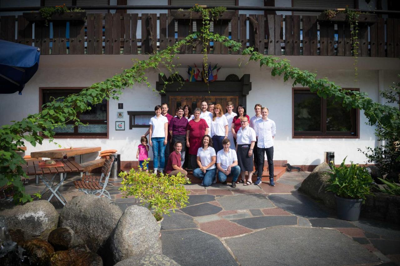 Landgasthof Brunnenwirt Zum Meenzer Fischbachtal エクステリア 写真
