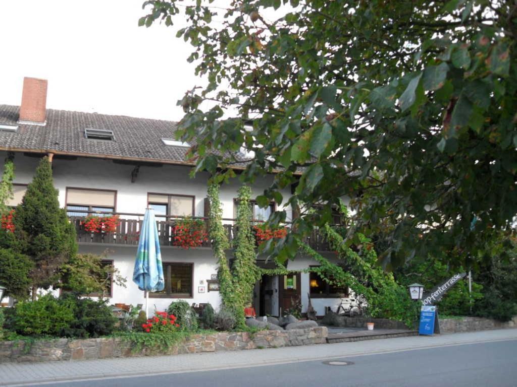 Landgasthof Brunnenwirt Zum Meenzer Fischbachtal エクステリア 写真