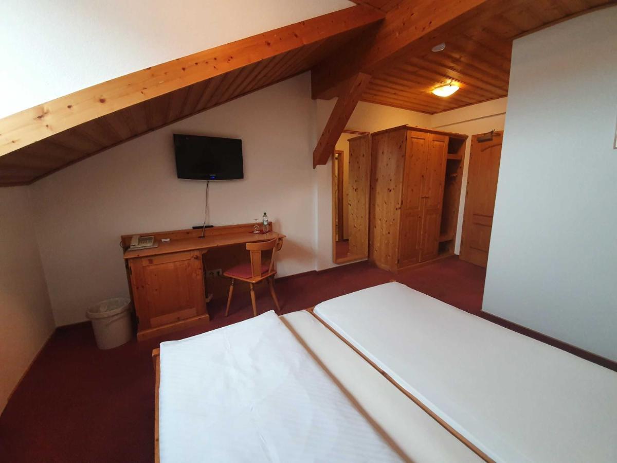 Landgasthof Brunnenwirt Zum Meenzer Fischbachtal エクステリア 写真