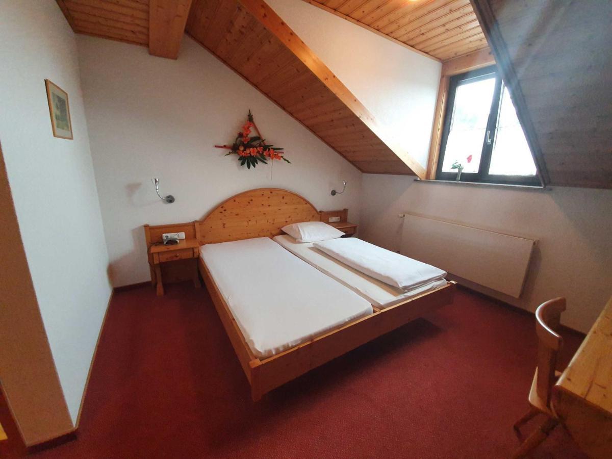 Landgasthof Brunnenwirt Zum Meenzer Fischbachtal エクステリア 写真